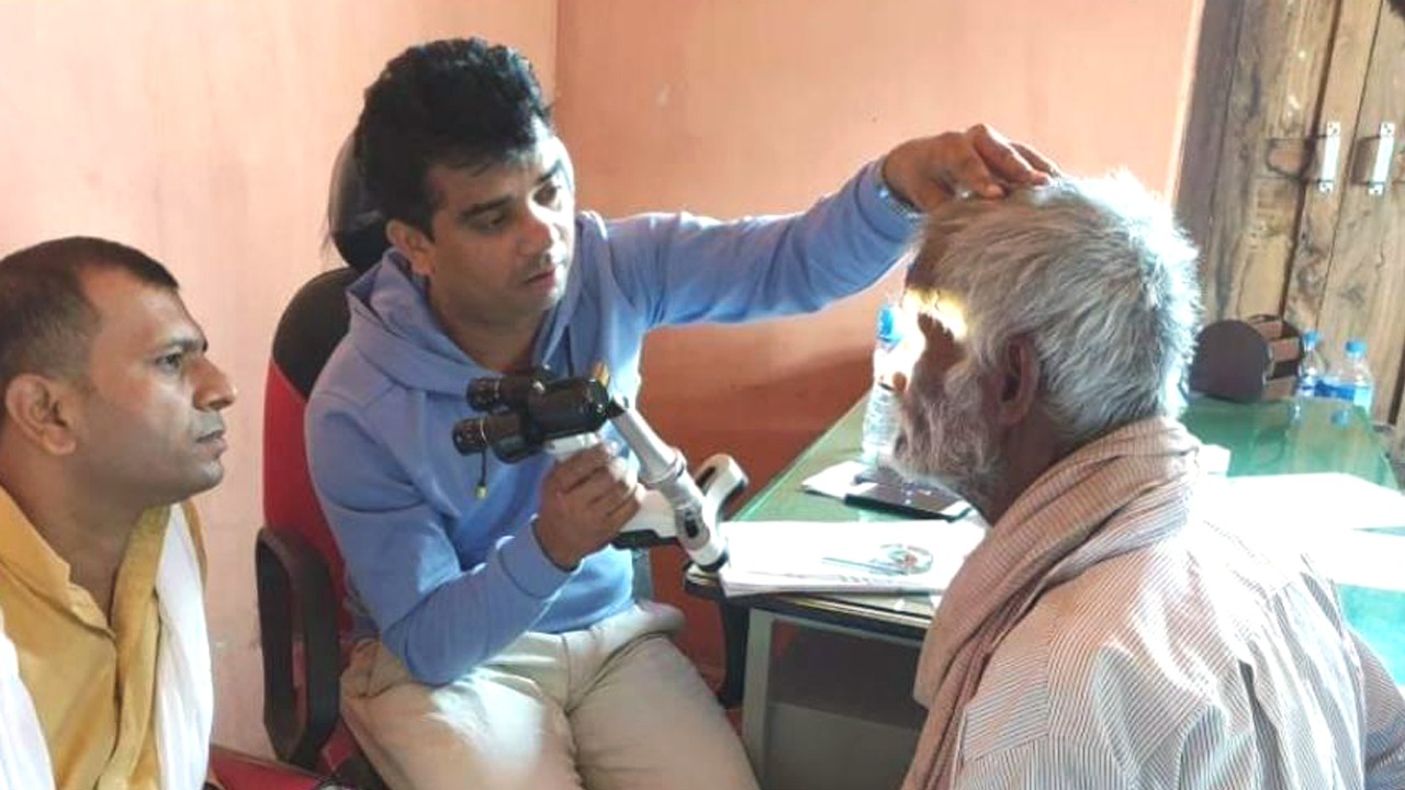 पोखरियामा निःशुल्क आँखा शिविर सम्पन्न, १८२ जनाको चेकजाँच